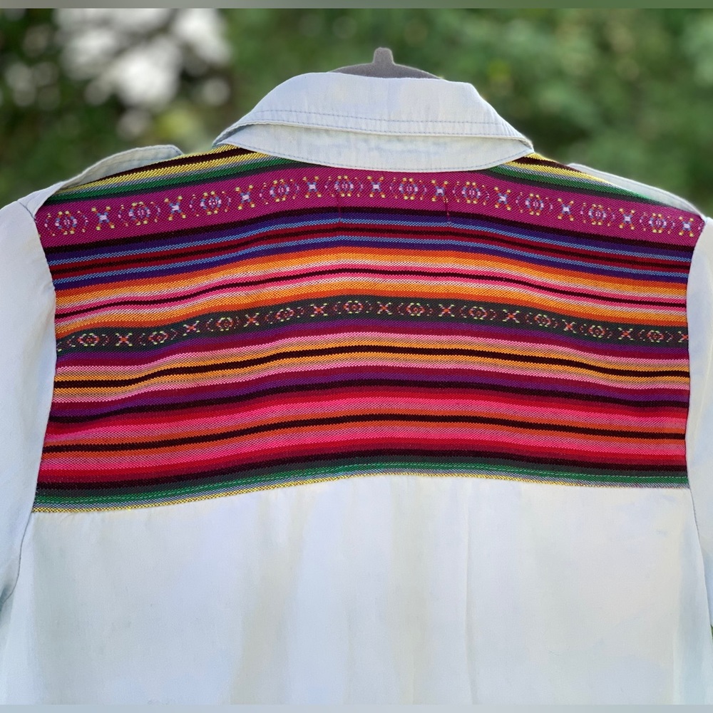 band of gypsies denim chambray button up shirt / southwest serape pattern / sz S